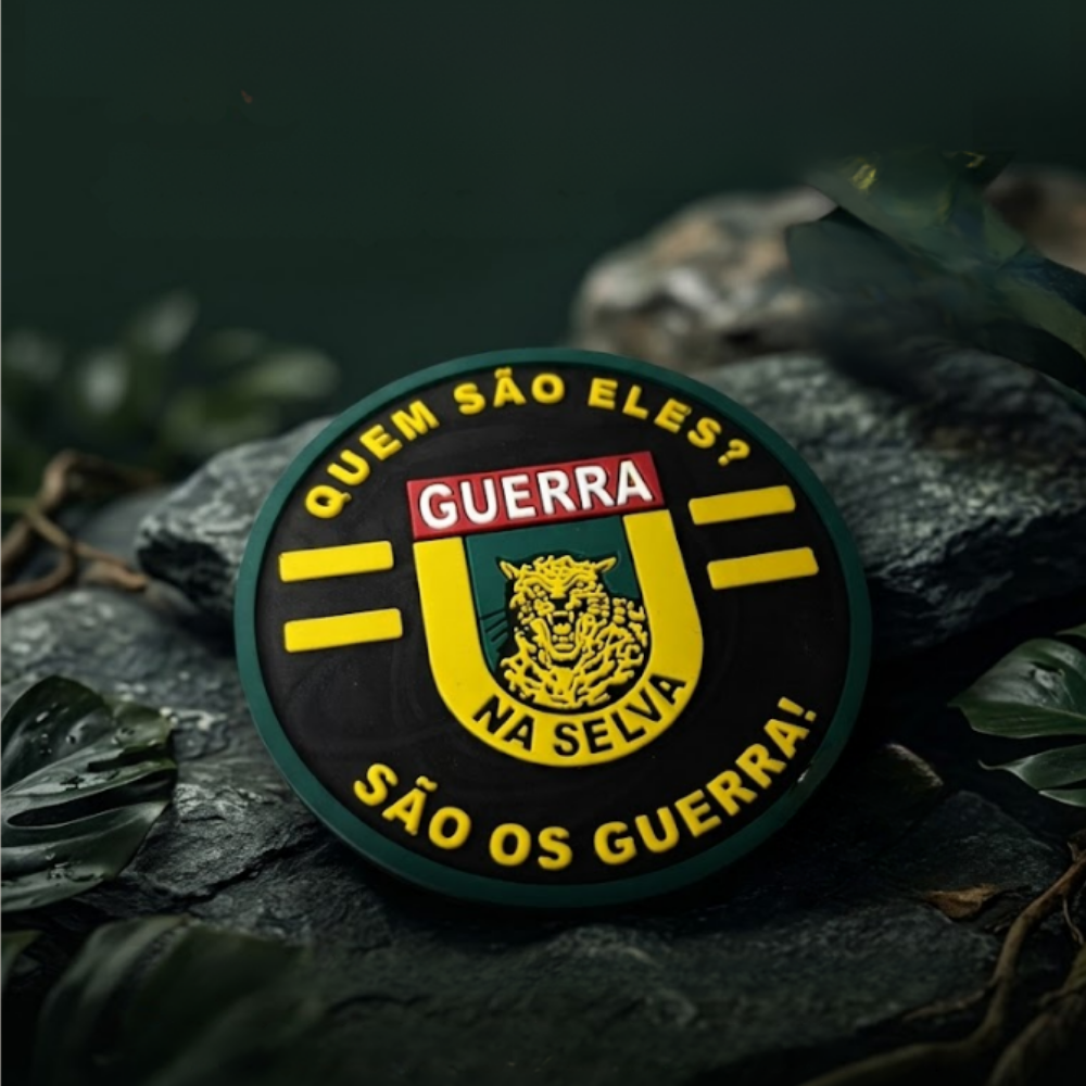Porta-copo emborrachado Guerra na Selva